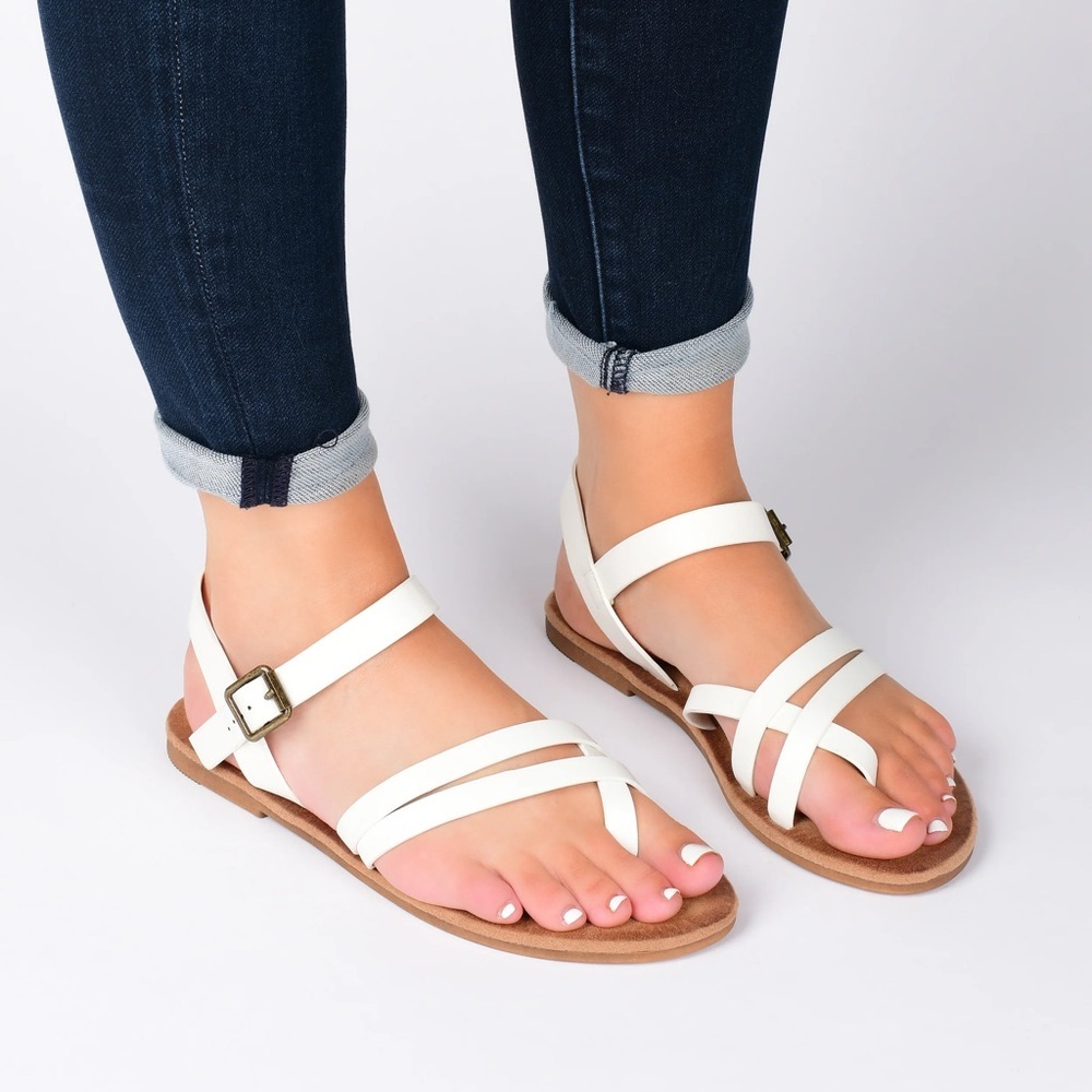 NEW Journee Collection Vasek Flat Sandal White Faux Leather Sz 10